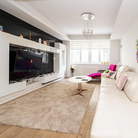 Apartamento Modern In The Center Saraievo