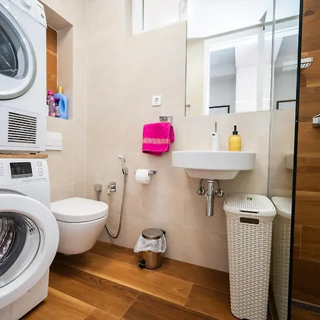 Modern In The Center * Saraievo