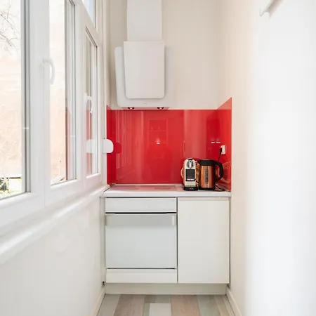 Modern In The Center *