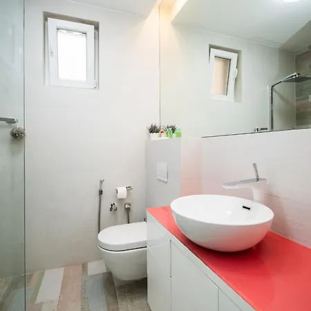 Modern In The Center